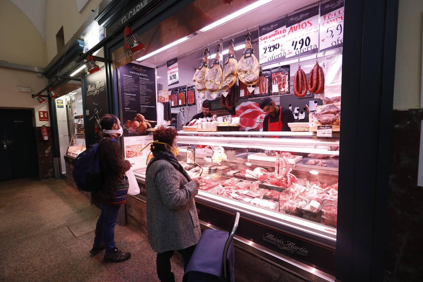 Las calles, mercados y quioscos de Córdoba con el coronavirus, en imágenes