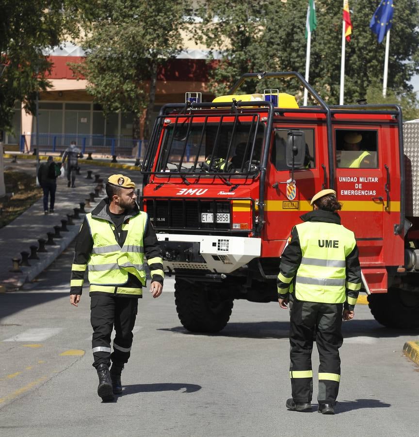 La UME desinfecta algunas instalaciones del Hospital Virgen del Rocío de Sevilla