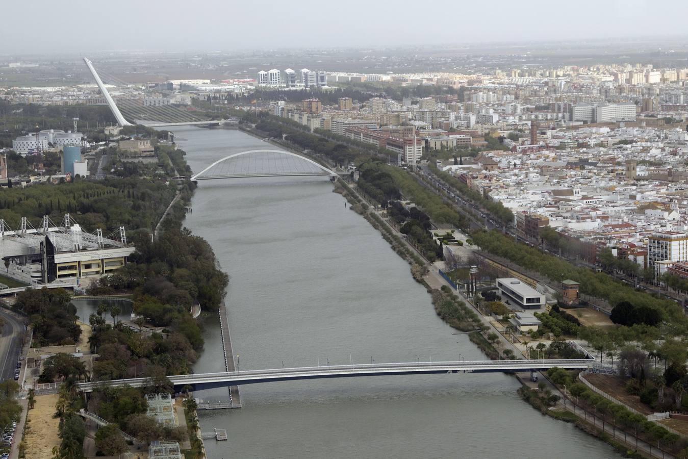 Las impresionantes vistas desde Torre Sevilla de una ciudad vacía por el coronavirus