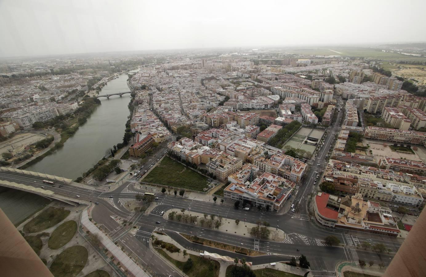 Las impresionantes vistas desde Torre Sevilla de una ciudad vacía por el coronavirus