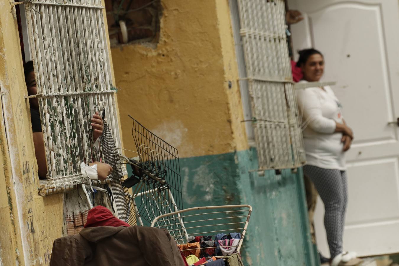 Coronavirus en Sevilla: Así se vive el estado de alarma en las Tres Mil Viviendas, el Vacie y Los Pajaritos