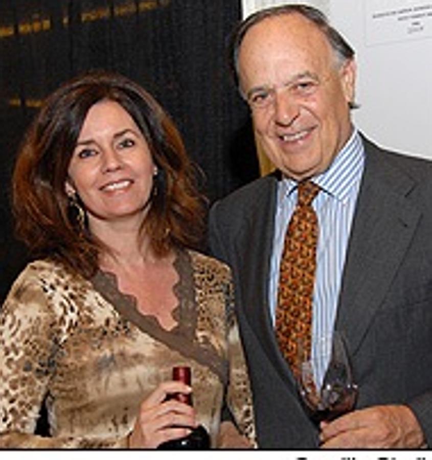 Tras su corto e intenso matrimonio con Preysler, llegó a la vida del Marqués la mujer que tal vez mejor se adaptó a la tranquila vida rural de la que tanto disfrutaba el marqués: Fátima de la Cierva. A pesar de la diferencia de edad -les separaban 22 años- nada les impidió contraer matrimonio en Bayona en el año 1993.. 