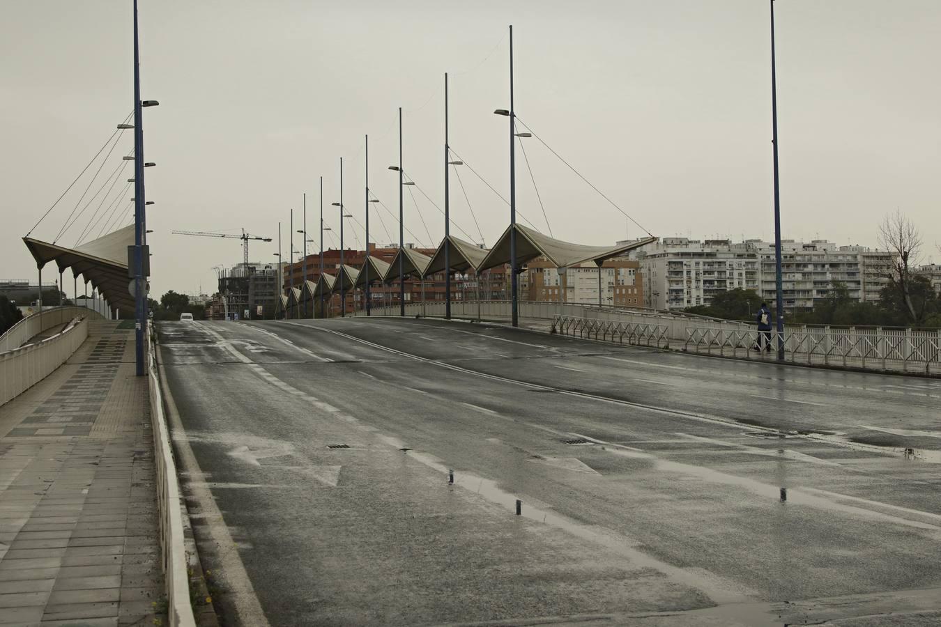 Coronavirus en Sevilla: puentes a ninguna parte