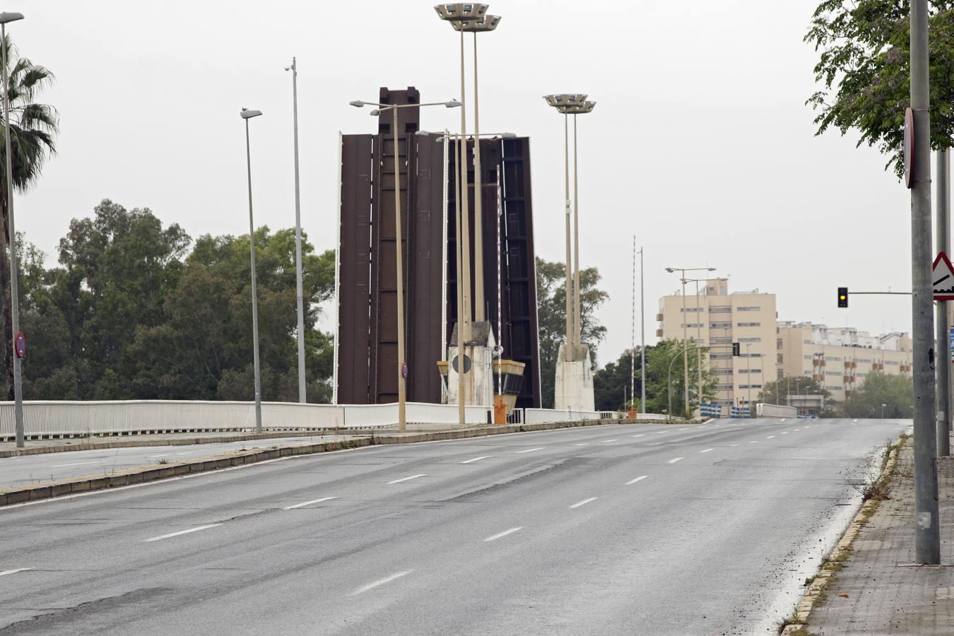 Coronavirus en Sevilla: puentes a ninguna parte