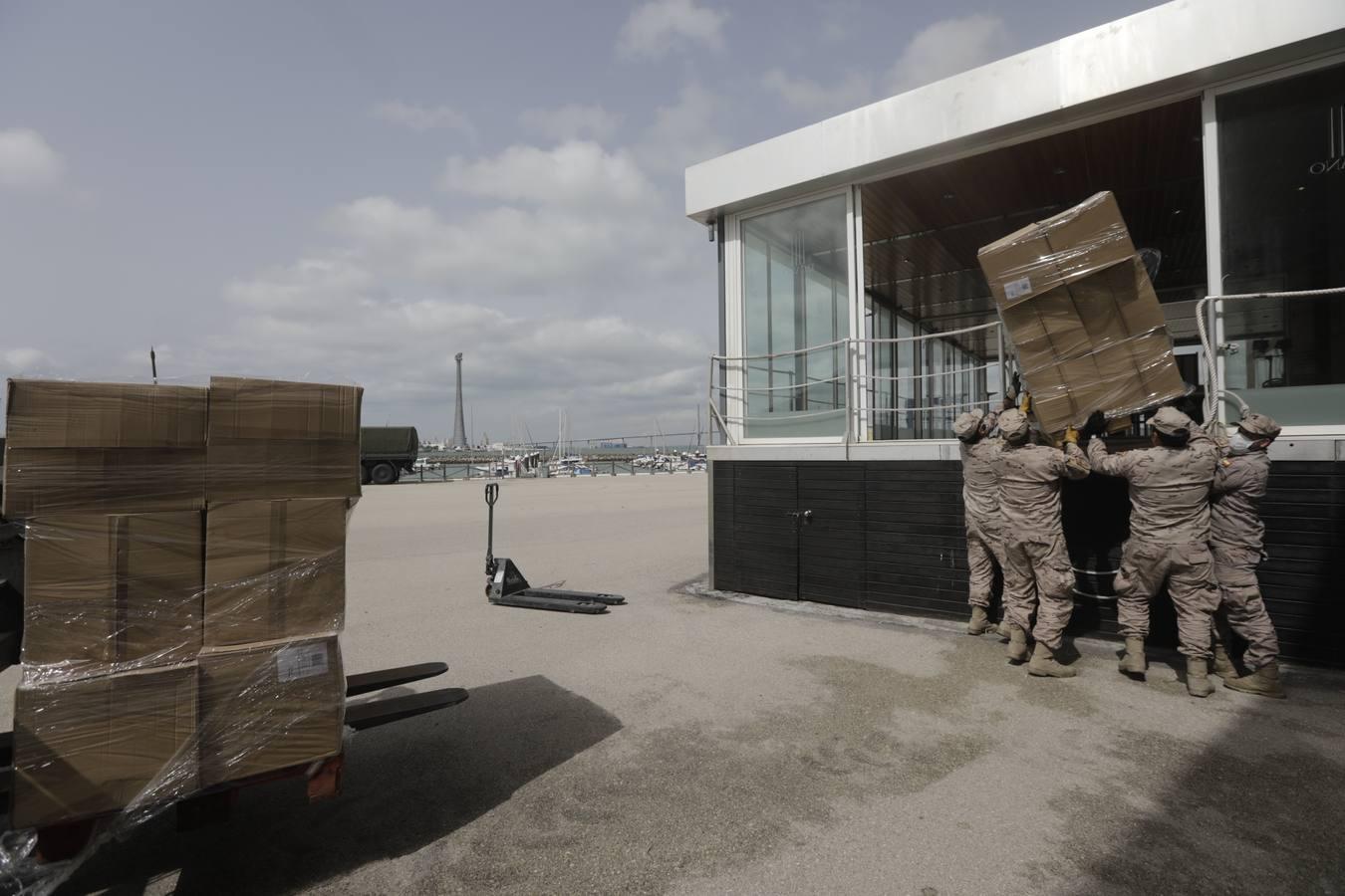 FOTOS: El Ejército monta un albergue para alojar a los &#039;sin techo&#039; de Cádiz en menos de 24 horas