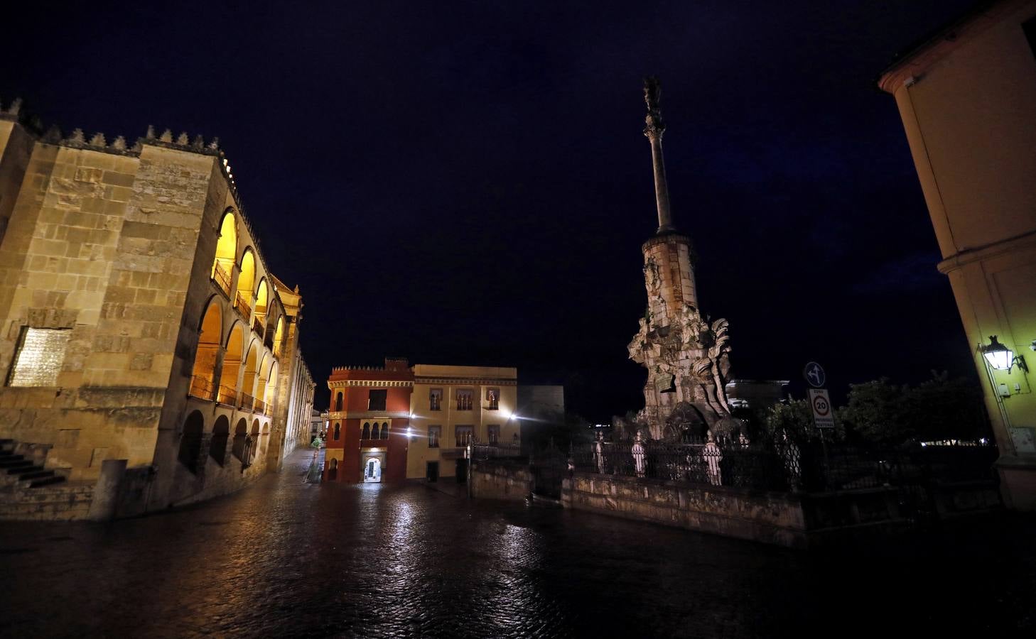 La Córdoba nocturna del coronavirus, en imágenes