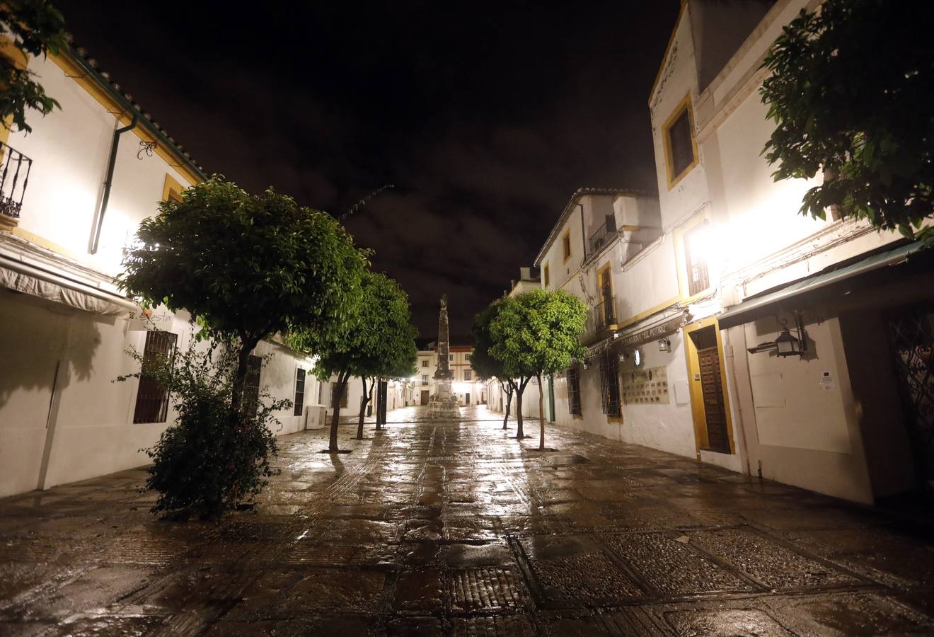 La Córdoba nocturna del coronavirus, en imágenes