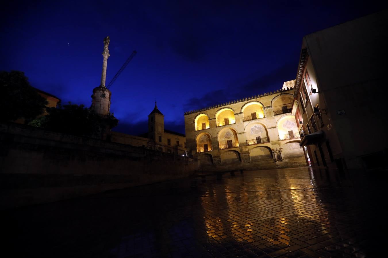 La Córdoba nocturna del coronavirus, en imágenes