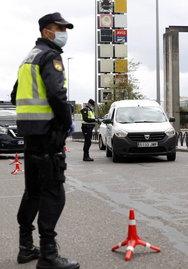 La Policía vigila que se cumpla el estado de alarma en Córdoba, en imágenes