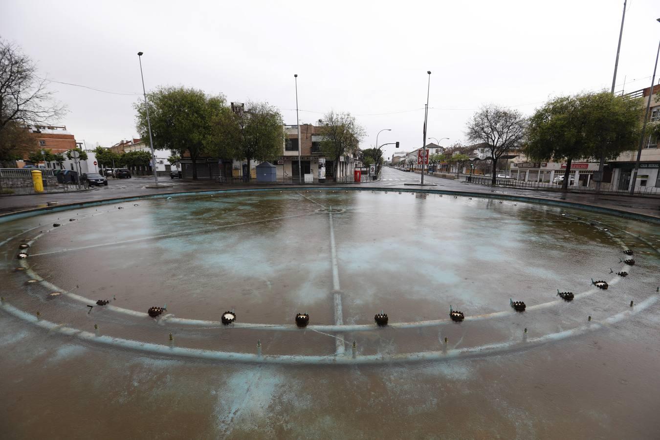 Las calles desiertas de un domingo de coronavirus en Córdoba, en imágenes