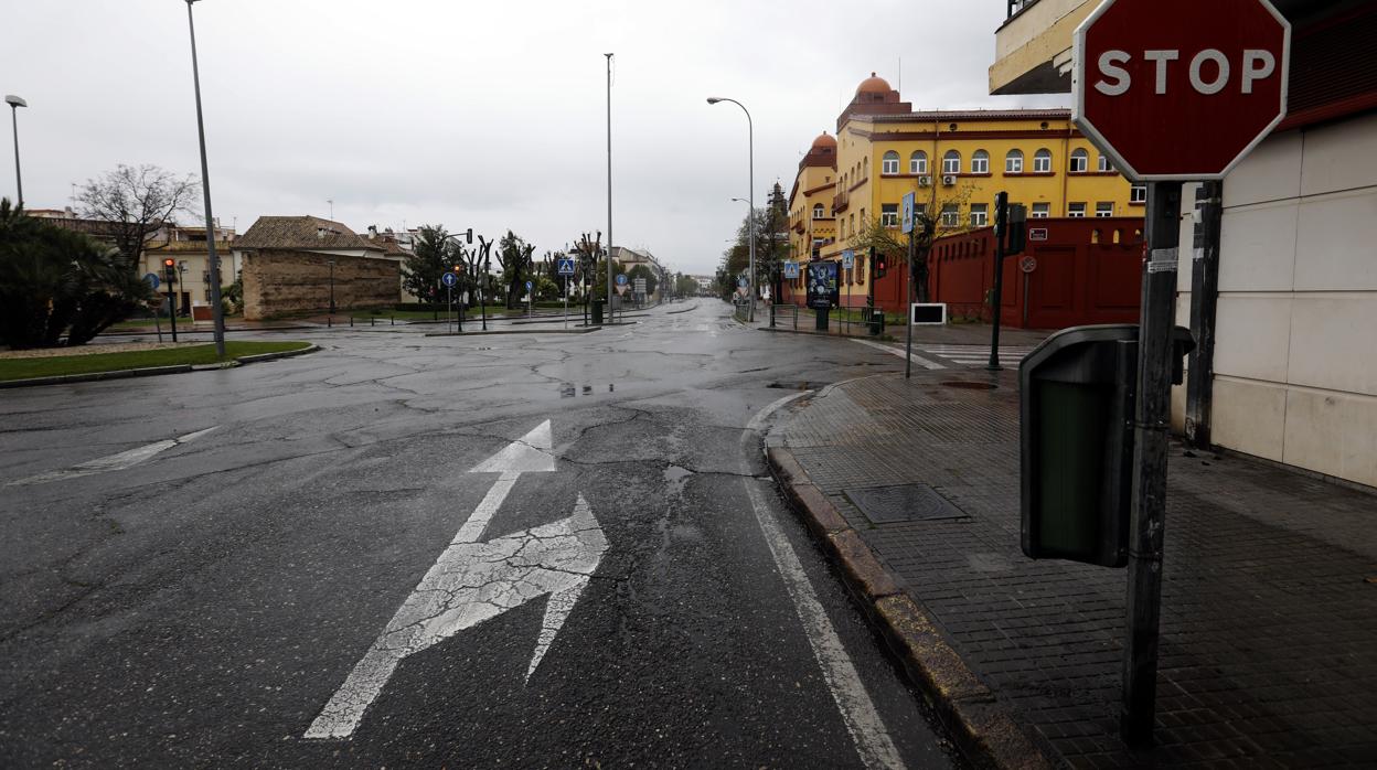 Las calles desiertas de un domingo de coronavirus en Córdoba, en imágenes