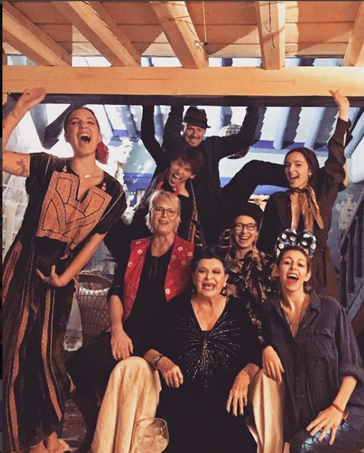 En la Navidad de 2018 Lucía Bosé reunió en su casa segoviana de Brieva a sus dos hijas (Lucía y Paola Dominguín) y a sus nietos. 