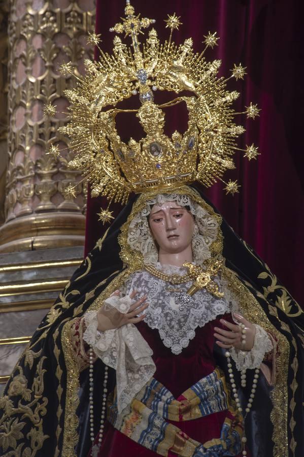 El altar de quinario del Cristo de los Desamparados del Santo Ángel