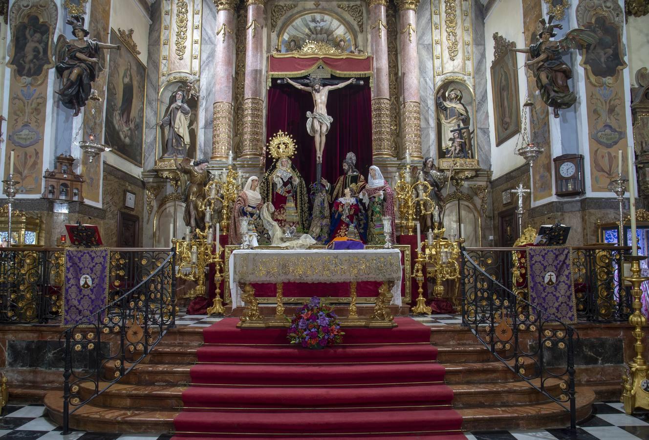 El altar de quinario del Cristo de los Desamparados del Santo Ángel