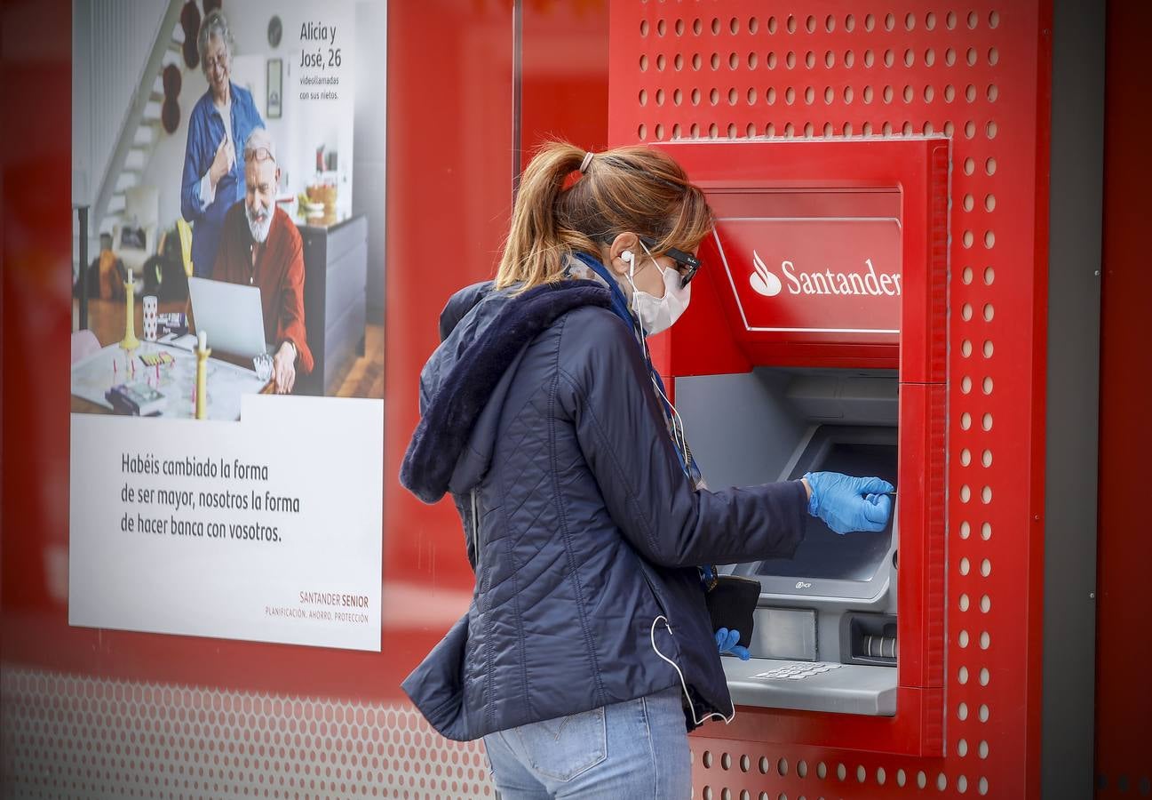 Coronavirus en Sevilla: en imágenes, el día a día en Los Remedios durante el estado de alarma