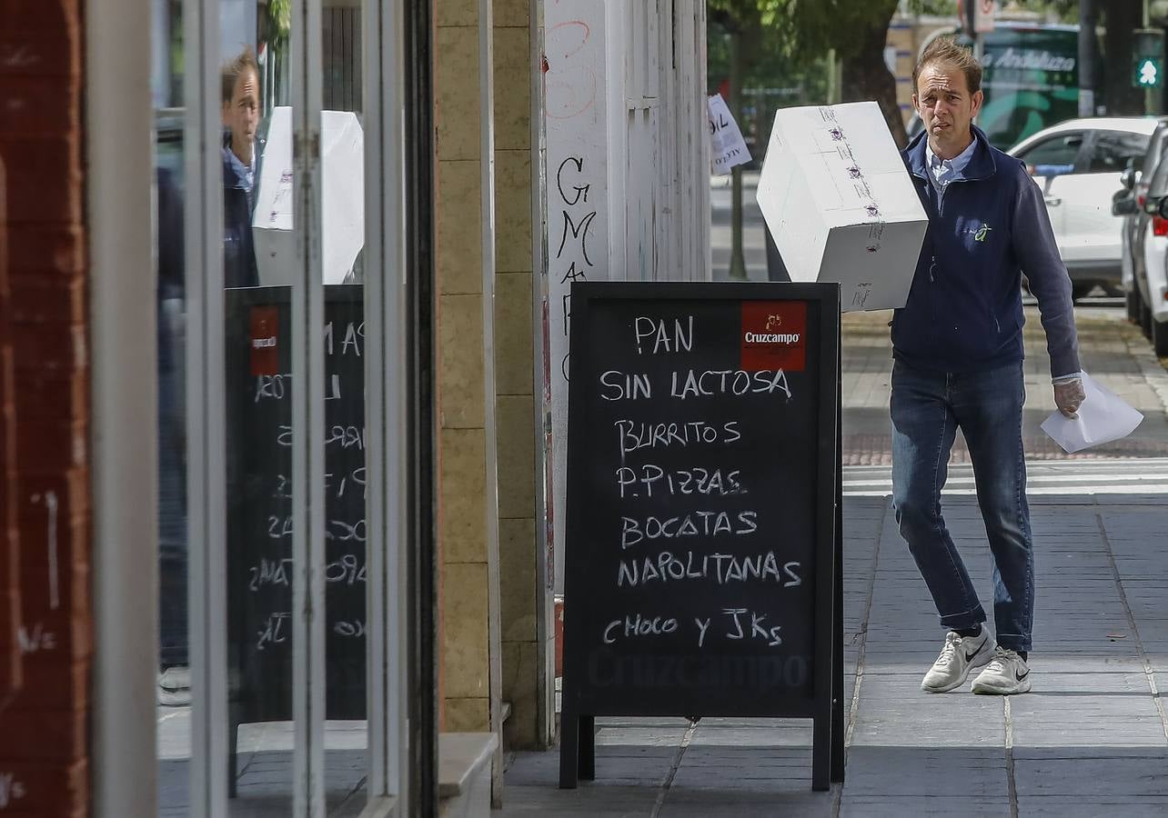 Coronavirus en Sevilla: en imágenes, el día a día en Los Remedios durante el estado de alarma