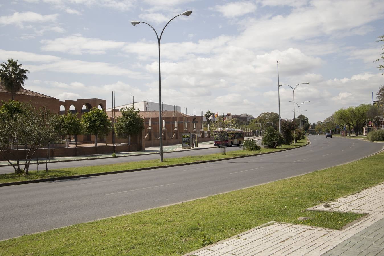 Sevilla Este y Parque Alcosa: un día de confinamiento por el estado de alarma por coronavirus