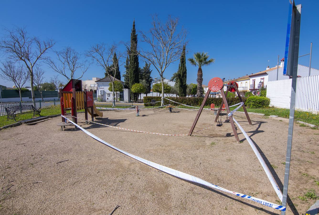 Coronavirus en Sevilla: así se vive el estado de alarma en las calles de Espartinas