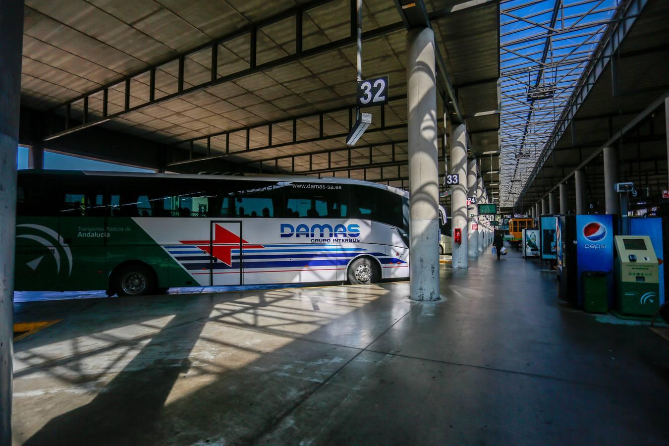 Coronavirus en Sevilla: en imágenes, las estaciones de autobuses durante el estado de alarma