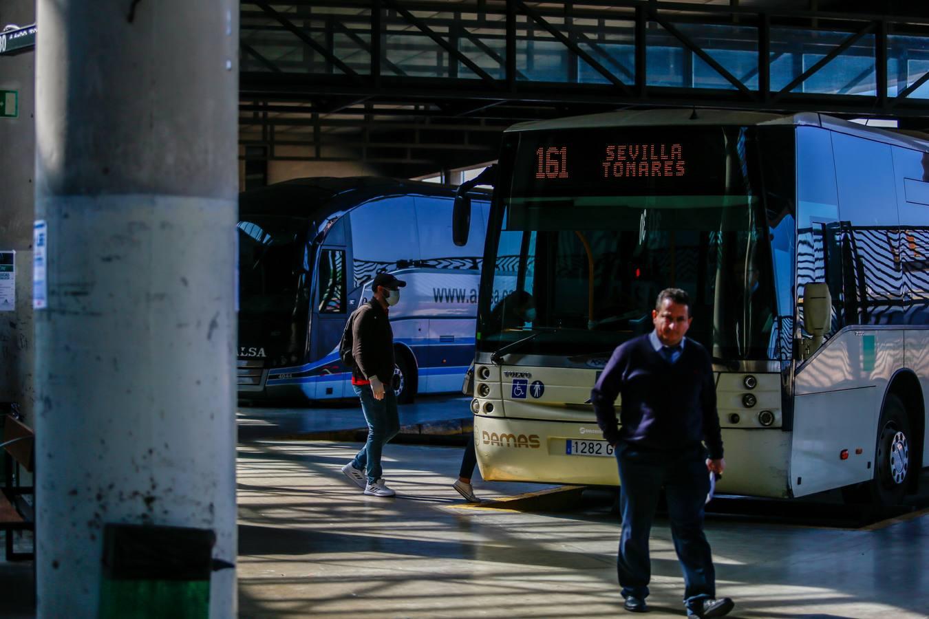 Coronavirus en Sevilla: en imágenes, las estaciones de autobuses durante el estado de alarma