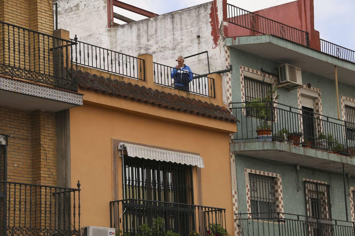 Coronavirus en Sevilla: un día en Torreblanca durante el estado de alarma