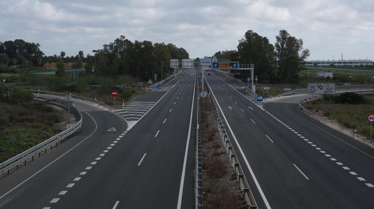 FOTOS: Las carreteras gaditanas se vacían durante el Estado de Alarma