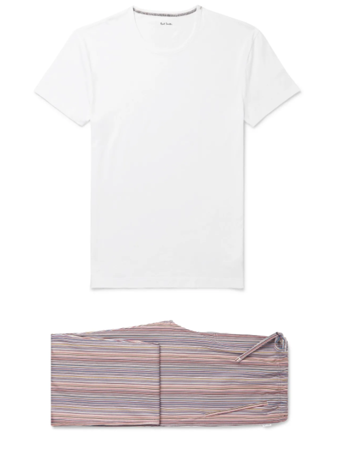 Pijama de Paul Smith. Un básico pero en el que la comodidad manda. Pijama de camiseta de manga corta en color blanco y pantalón a rayas en varios colores de Paul Smith. 200 euros
