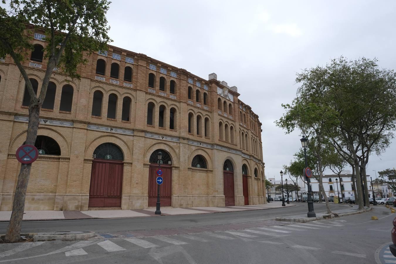 Exterior de la plaza de toros  de El Puerto.