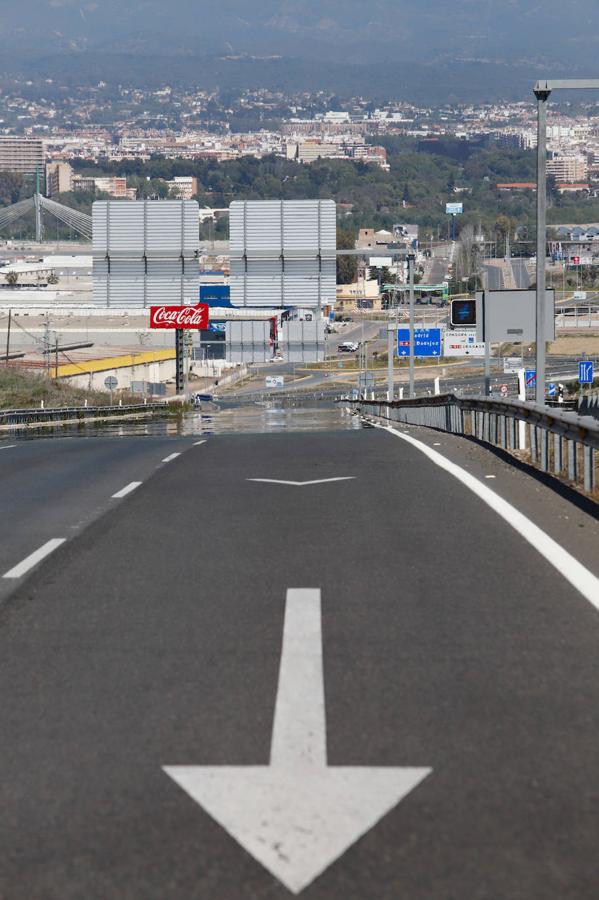 Las carreteras vacías de Córdoba por el coronavirus, en imágenes