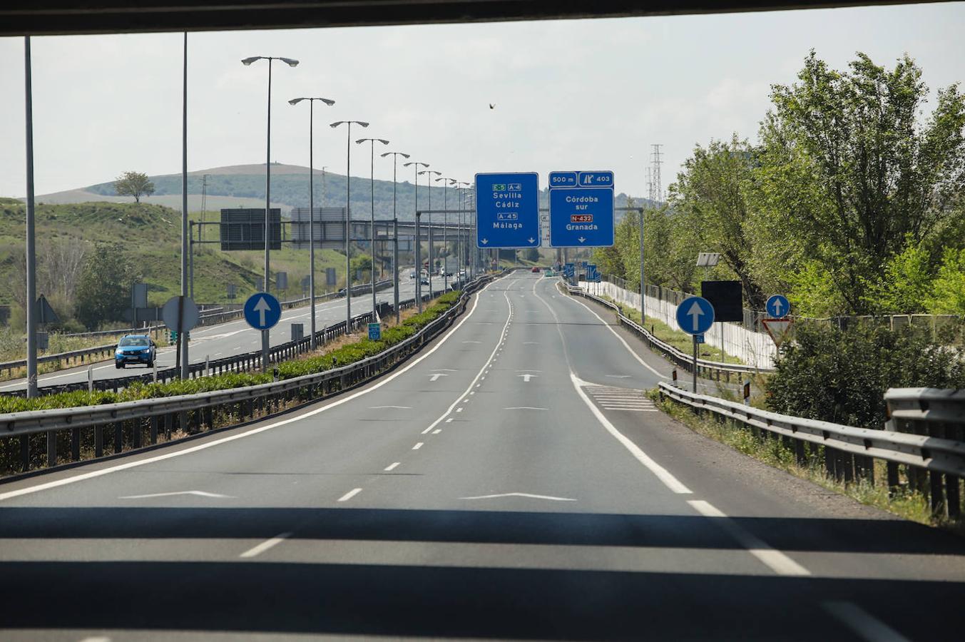 Las carreteras vacías de Córdoba por el coronavirus, en imágenes