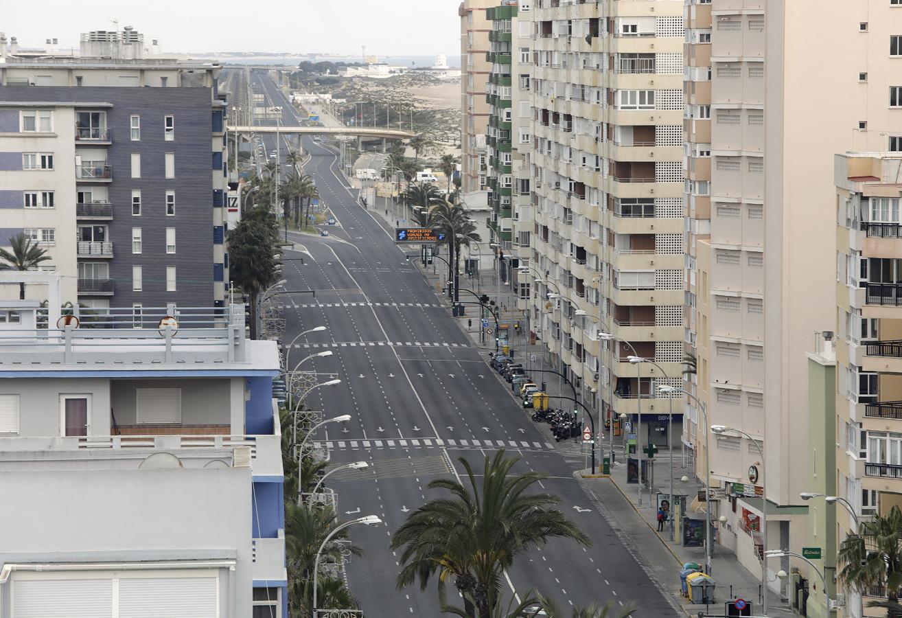 FOTOS: Cádiz en el tercer domingo de confinamiento