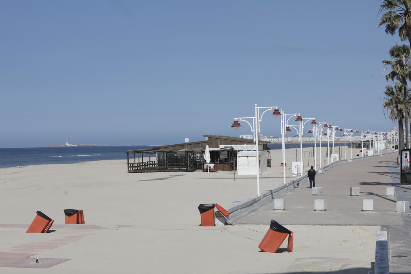 FOTOS: Cádiz en el tercer domingo de confinamiento