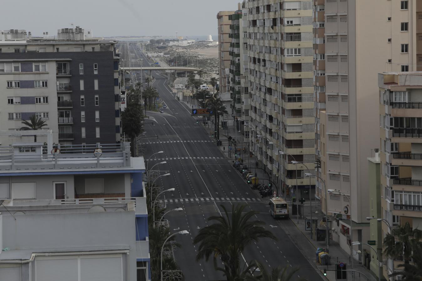 FOTOS: Cádiz en el tercer domingo de confinamiento