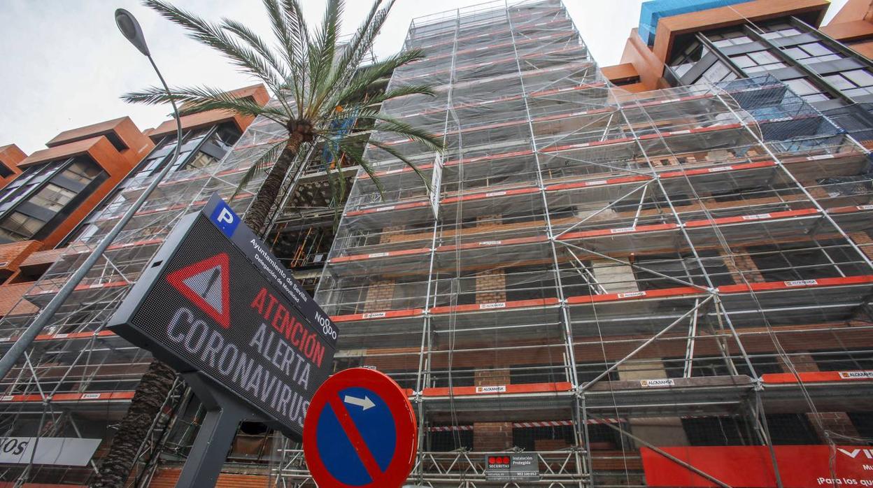 Coronavirus en Sevilla: Obras paradas  tras las restricciones a la actividad del Gobierno