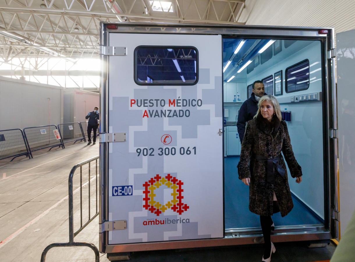 El hospital de campaña en la Feria de Valladolid, listo para recibir pacientes. El Hospital de campaña ubicado en la Feria de Valladolid, levantado en seis días, recibe este martes a los primeros pacientes. La consejera de  Sanidad de la Junta de Castilla y León, Verónica Casado, ha visitado por la mañana la instalación, que dispone de 114 casetas, 25 aseos y capacidad de flujo de oxígeno para 215 puestos, al