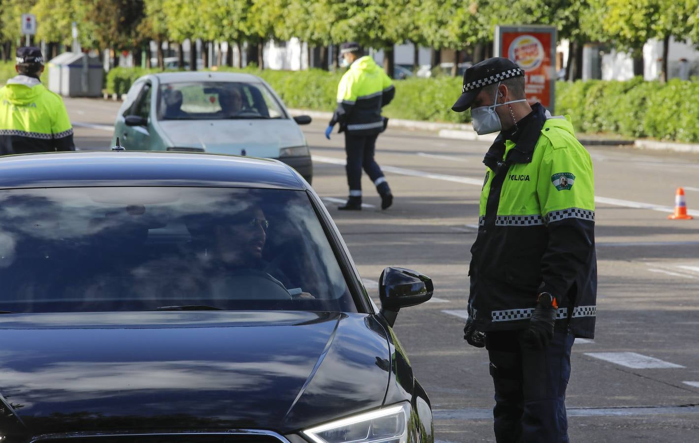 Coronavirus en Sevilla: la Policía controla también a las personas que se desplazan en transporte público