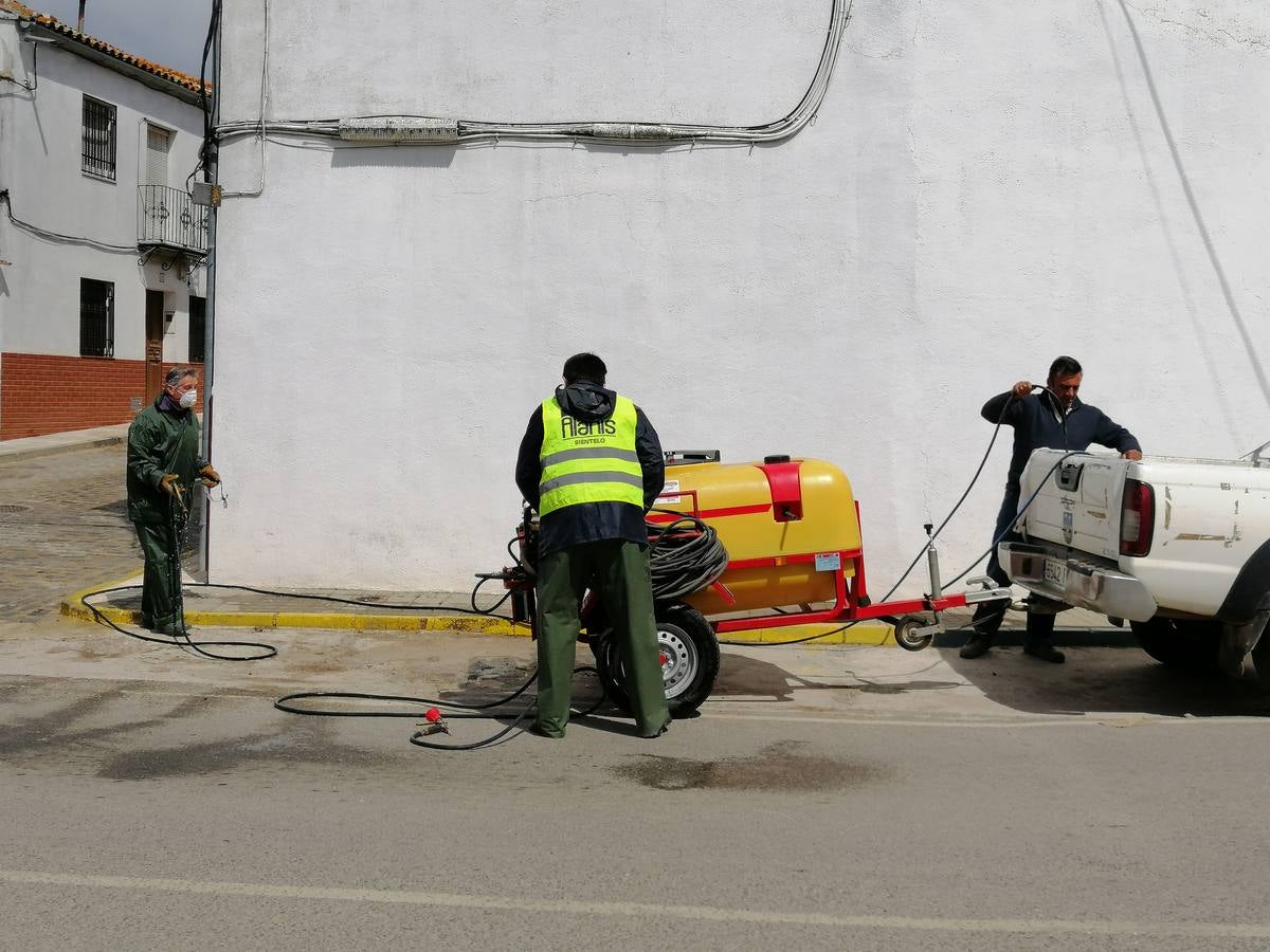 Coronavirus en Sevilla: Alanís, ofrece servicio de compras a domicilio a sus mayores