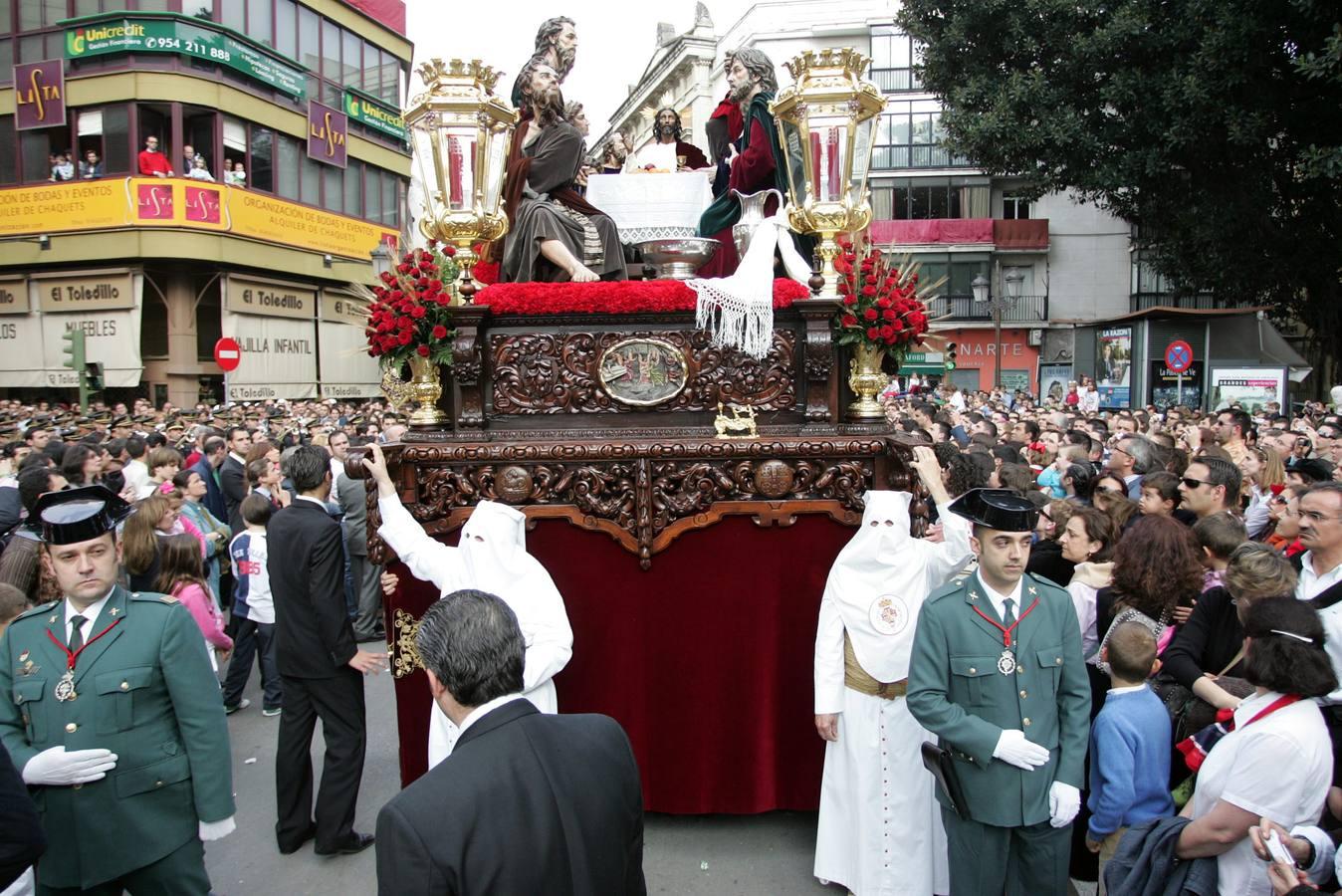 El misterio de la Cena a su paso por la Plaza de San Pedro. 