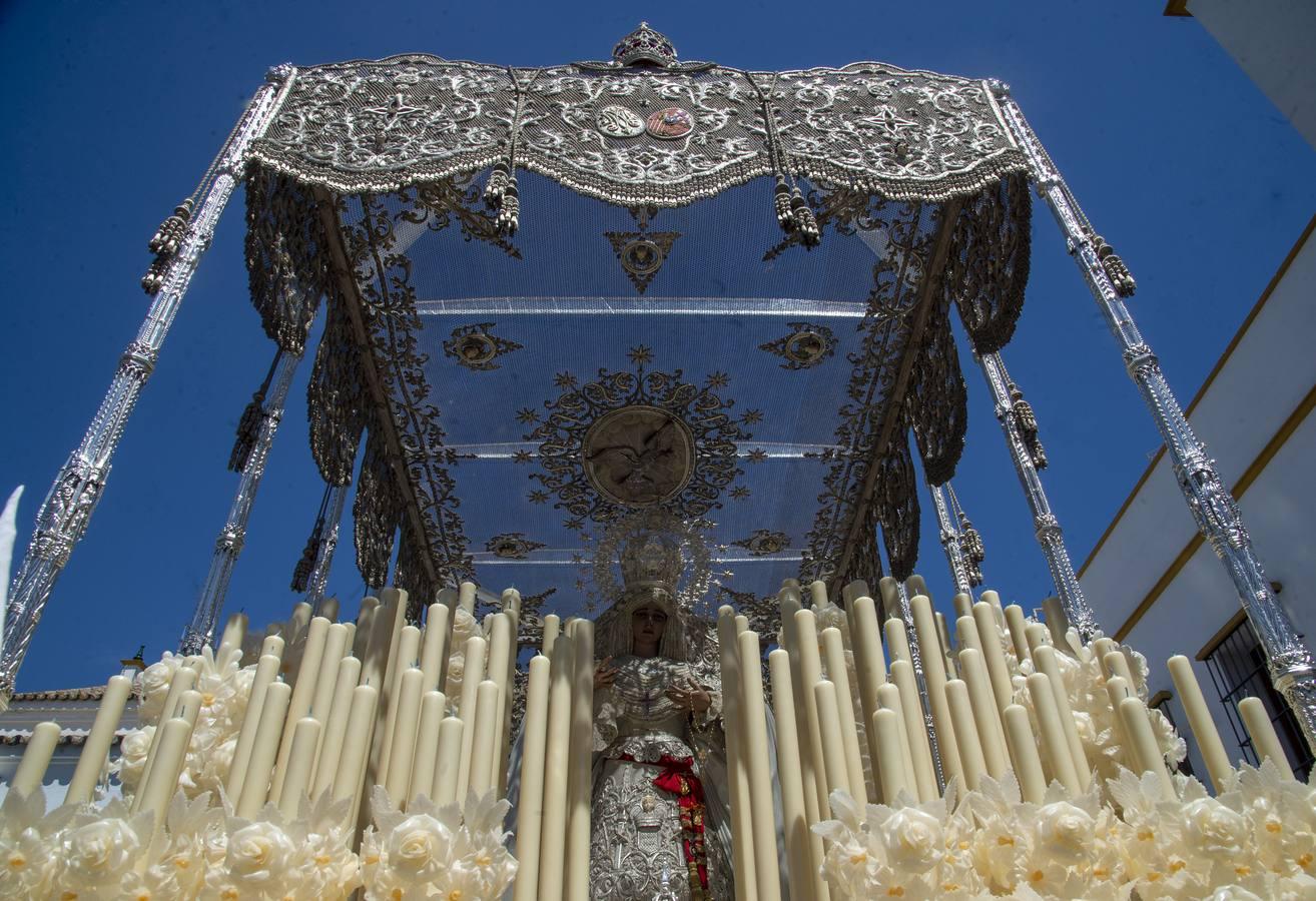 La Virgen de la Paz en el compás de San Sebastián. 