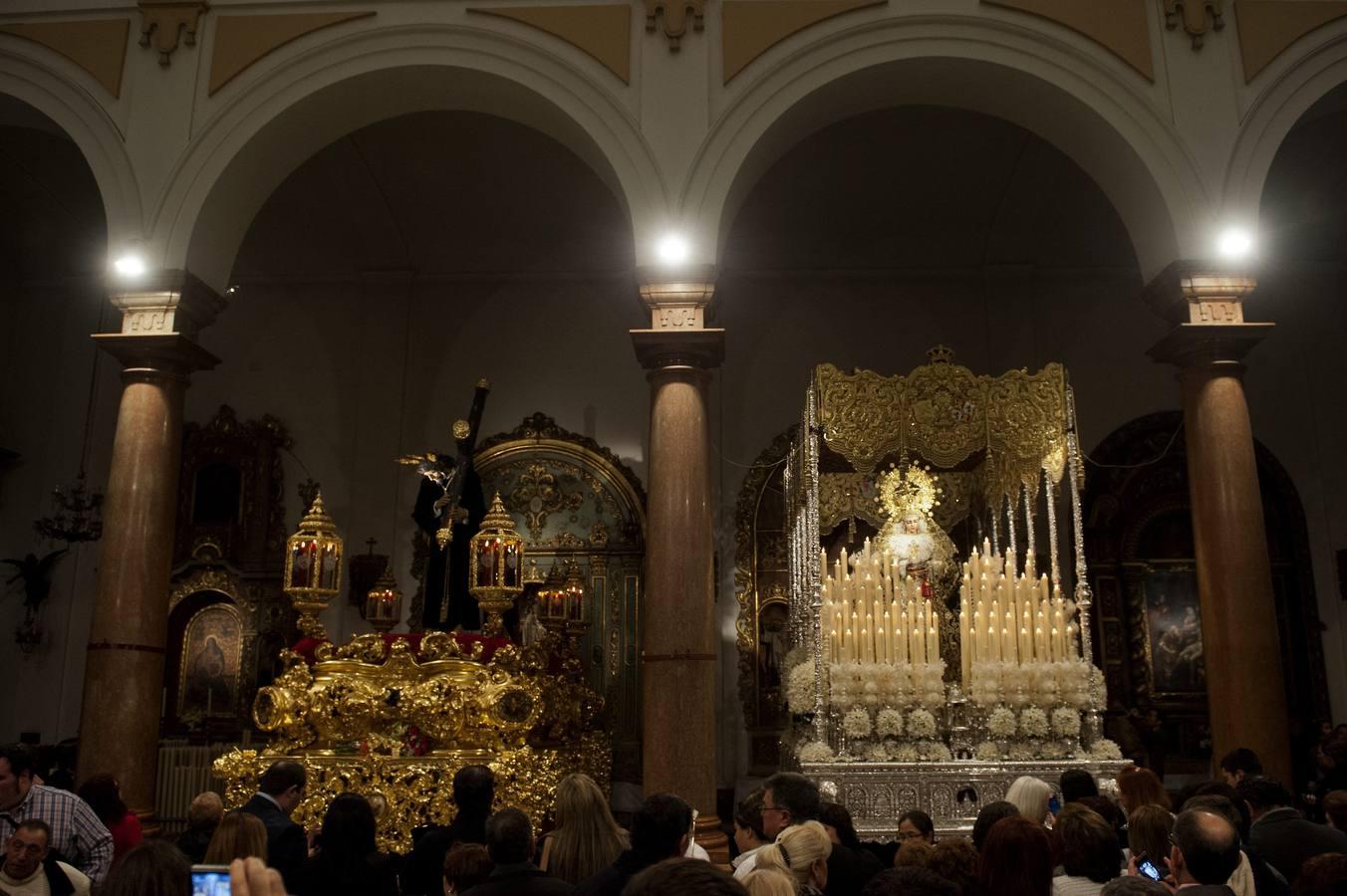 Los pasos de San Roque en el interior de la parroquia. 