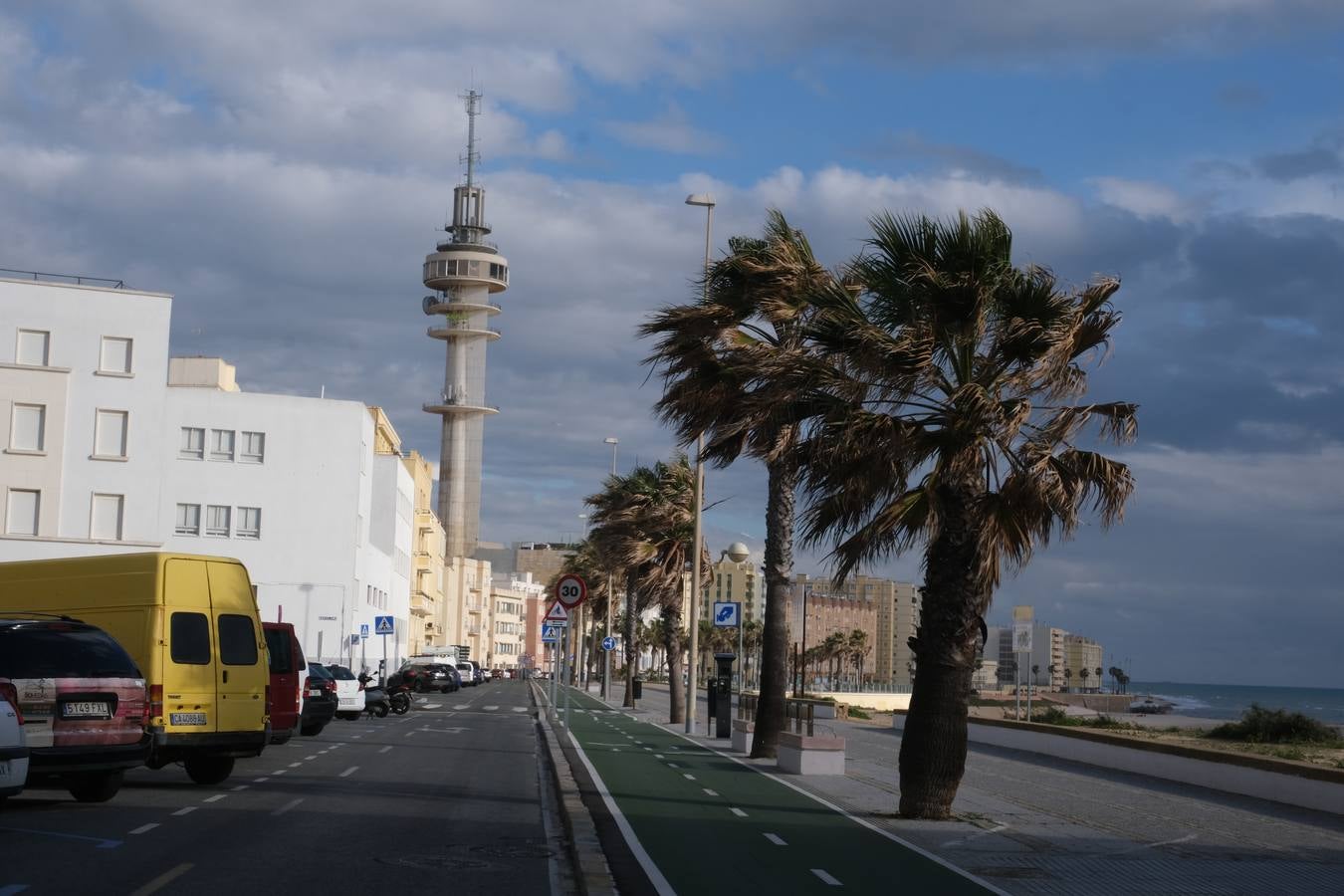 FOTOS: Coronavirus y confinamiento en Cádiz. Calles y plazas el miércoles 1 de abril 2020