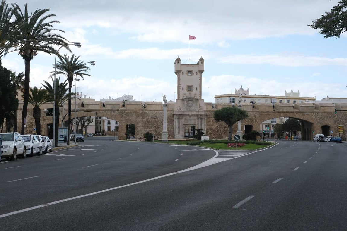 FOTOS: Coronavirus y confinamiento en Cádiz. Calles y plazas el miércoles 1 de abril 2020