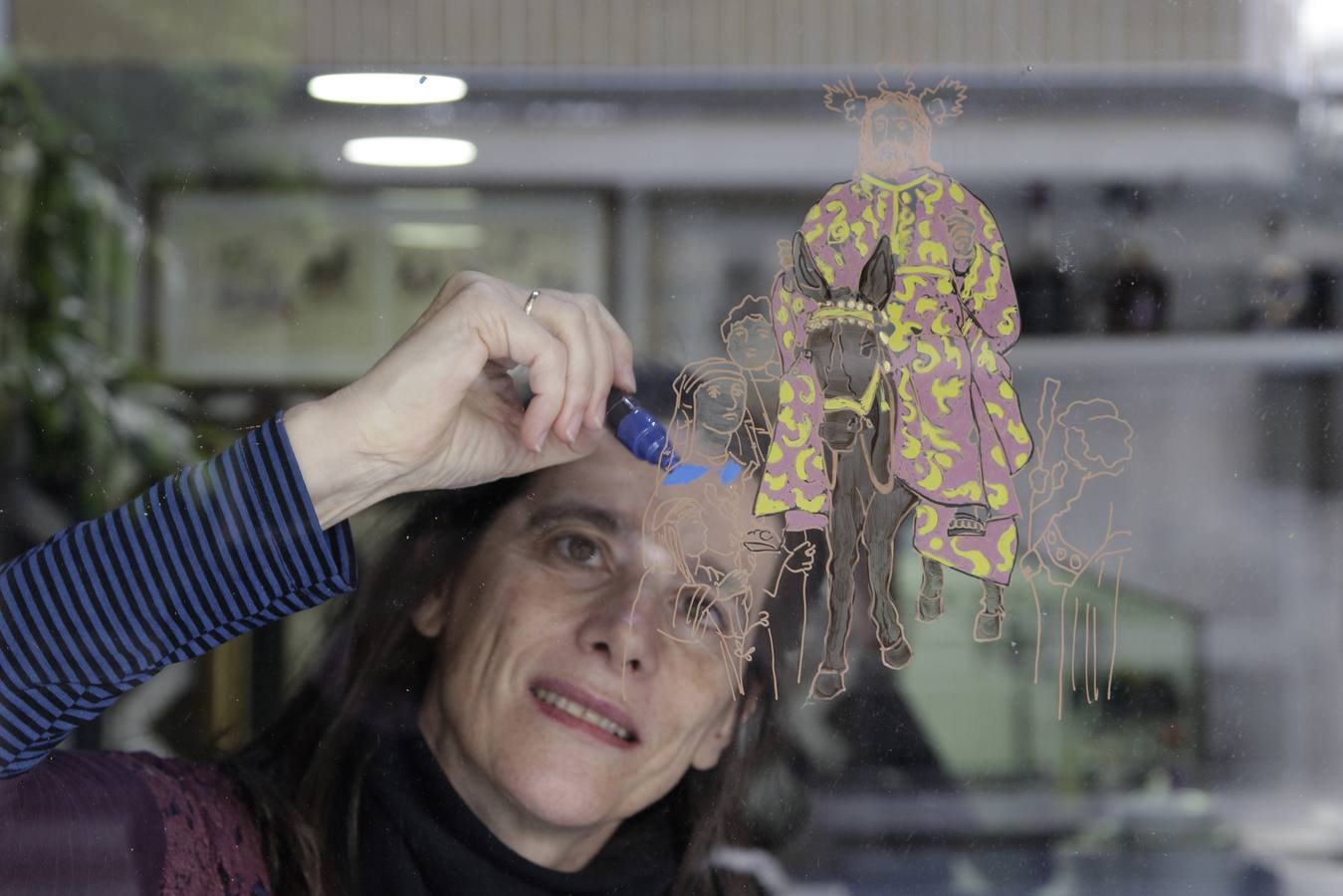 Coronavirus en Sevilla: los balcones se engalanan para vivir una Semana Santa sin procesiones