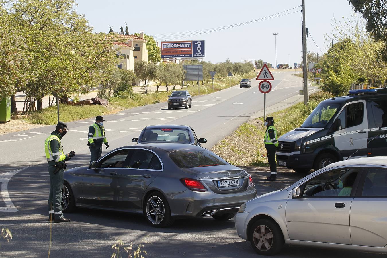 Coronavirus en Sevilla: Exhaustivos controles de tráfico para evitar desplazamientos no esenciales