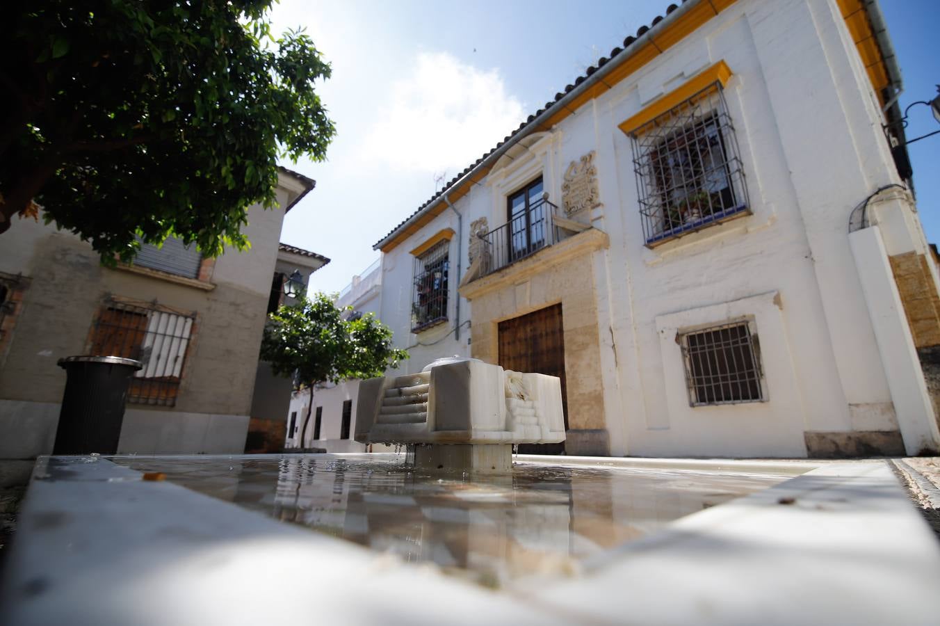 Coronavirus en Córdoba: Paseo de ausencias por las plazas