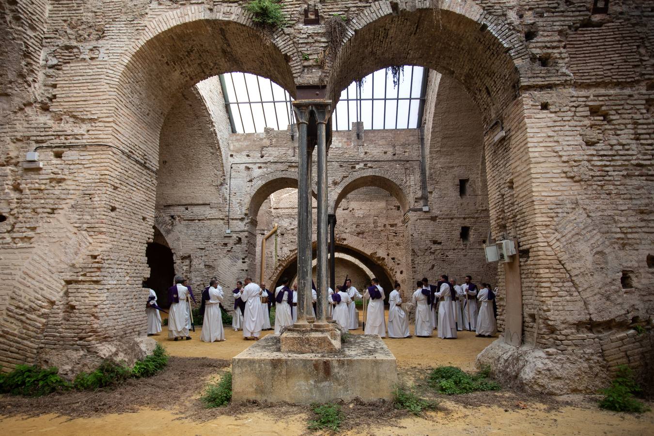 Nazarenos de la Hermandad de las Aguas