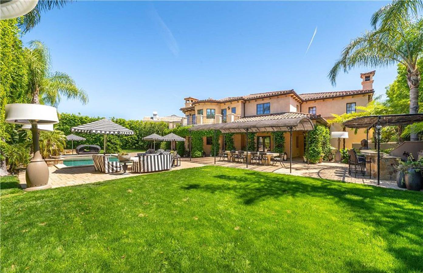 Kaley Cuoco vende, por 3,65 millones, la mansión que compró a Khloé