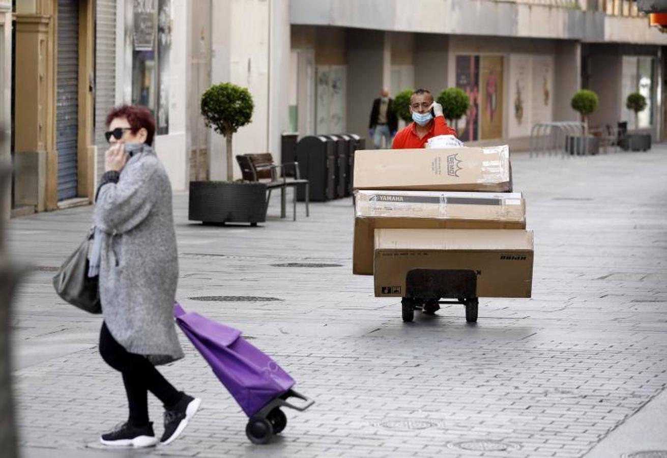 El centro comercial de Córdoba durante la crisis del coronavirus, en imágenes