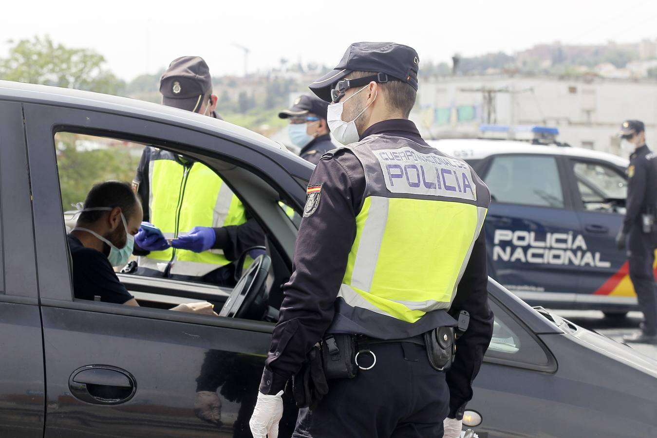 Controles en las salidas de Sevilla para evitar que se salten el estado de alarma en Semana Santa