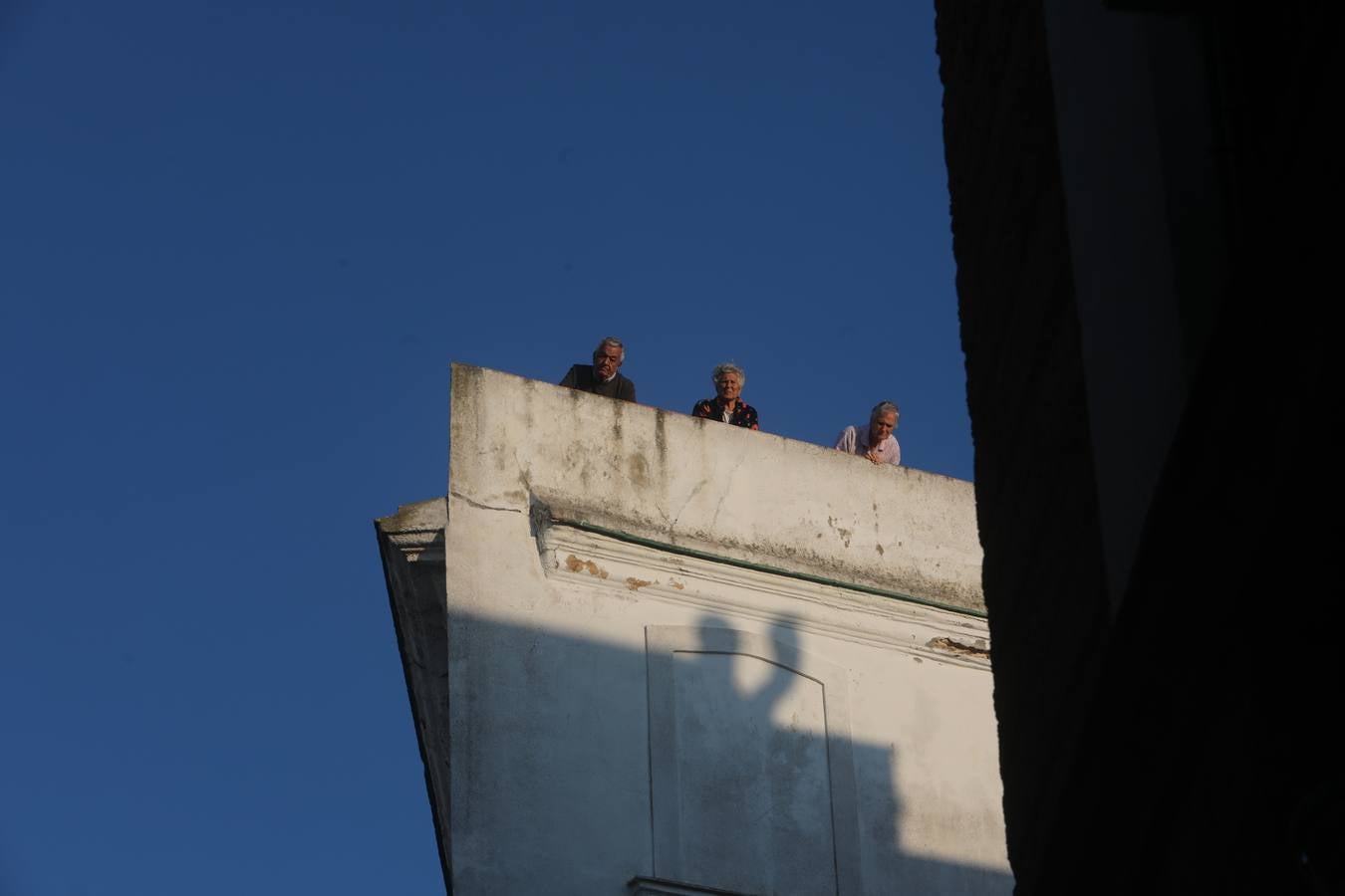 FOTOS: Cádiz, en silencio y vaciado este Jueves Santo